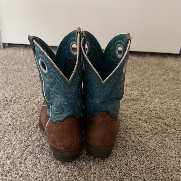 Boys Ariat Brown and Teal Cowboy Boots - Picture 3 of 10
